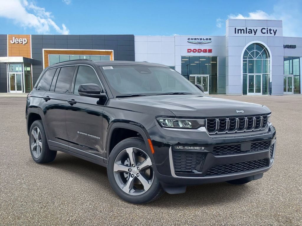 2026 Jeep Grand Cherokee GRAND CHEROKEE LIMITED 4X4 in Diamond Black Crystal Pearl-Coat Exterior Paint — front three-quarter view