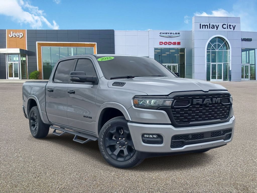 2025 RAM 1500 Big Horn Crew Cab 4x4 5'7' Box in Billet Silver Metallic Clearcoat — front three-quarter view
