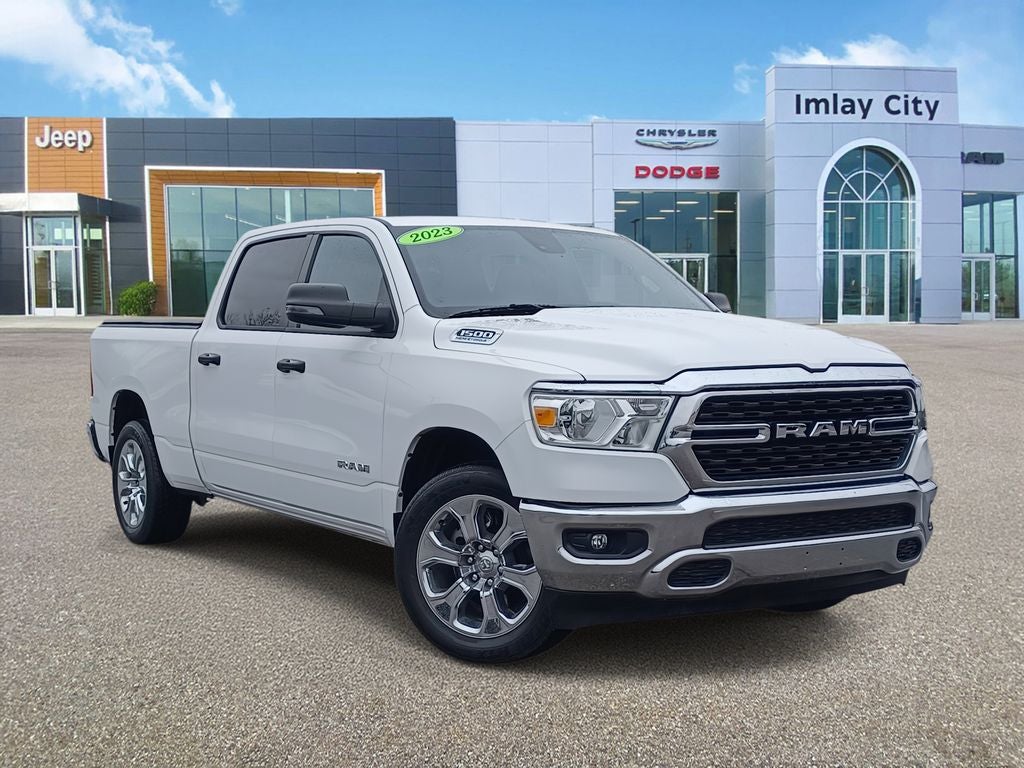 2023 RAM 1500 Big Horn Crew Cab 4x4 6'4' Box in Bright White Clearcoat — front three-quarter view