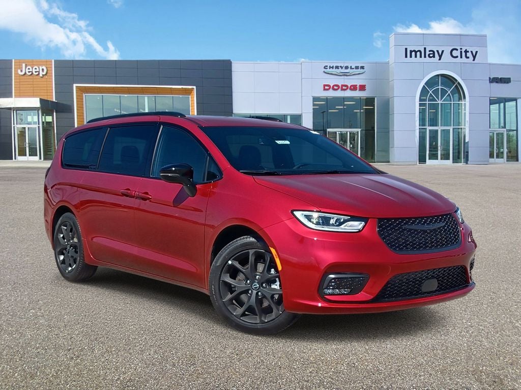 2026 Chrysler Pacifica PACIFICA SELECT in Red Hot Pearl-Coat Exterior Paint — front three-quarter view