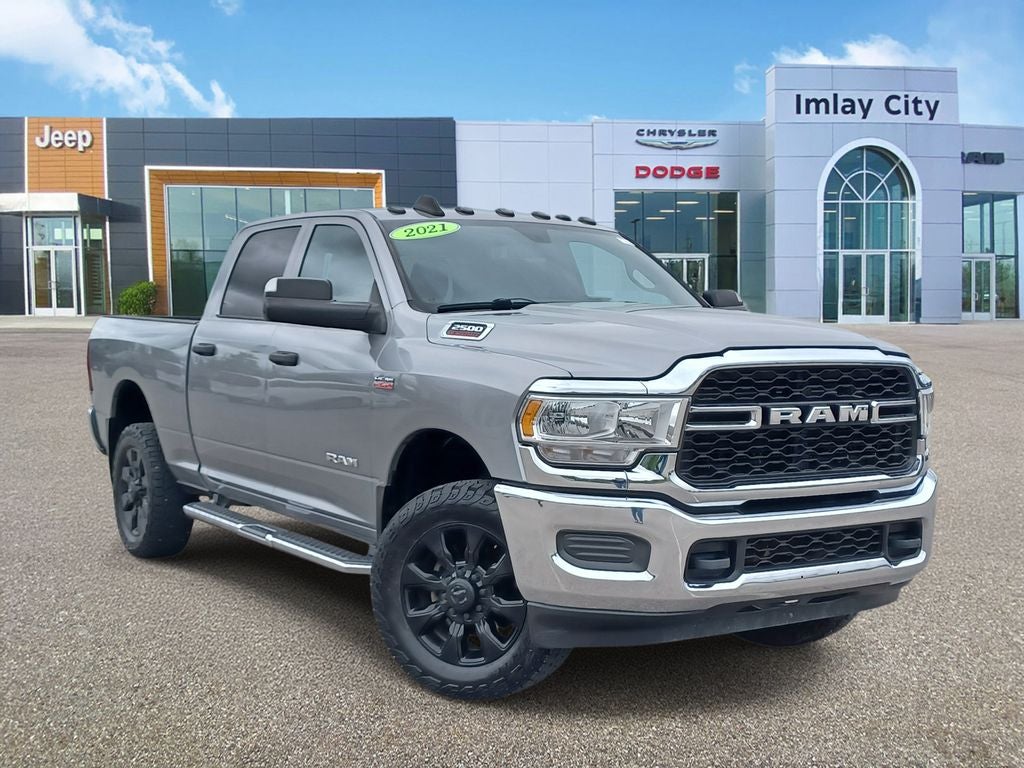 2021 RAM 2500 Tradesman Crew Cab 4x4 6'4' Box in Billet Silver Metallic Clearcoat — front three-quarter view