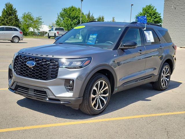 2025 Ford Explorer — side profile view